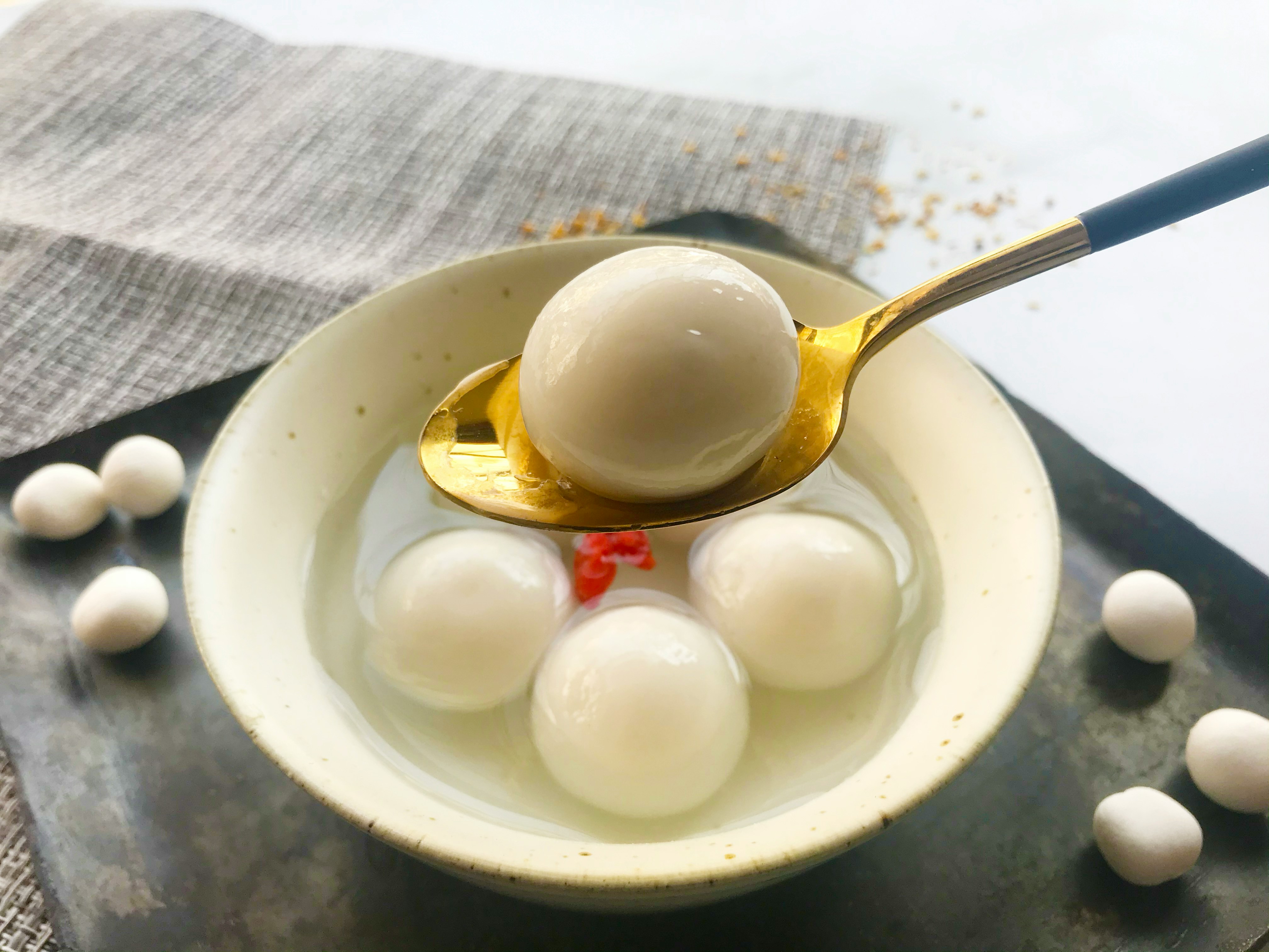 埔里街頭小吃圖鑑:鹹油條、李仔哥爌肉飯與蘇媽媽湯圓